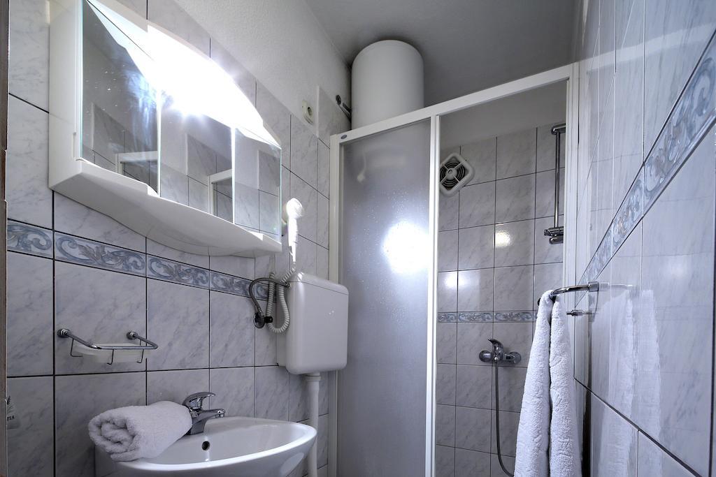 La Familia Apartments Макарська Екстер'єр фото